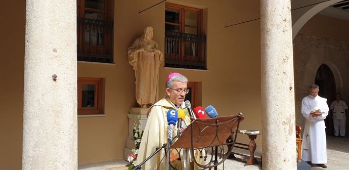 El presidente de la Conferencia Episcopal Española (CEE) y arzobispo de Valladolid, Luis Argüello, durante la inauguración del nuevo curso pastoral en la Curia diocesana