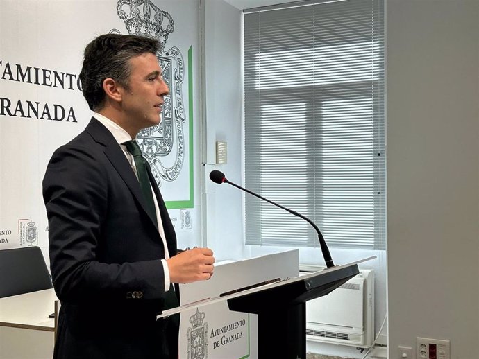 El portavoz del equipo de gobierno local de Granada, Jorge Saavedra