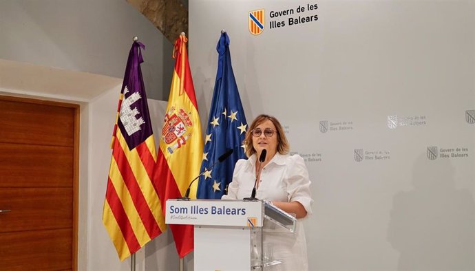 La consellera de Presidencia y Administraciones Públicas, Antònia Estarellas, en la rueda de prensa posterior al Consell de Govern