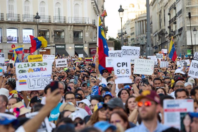 Protesta contra el Gobierno venezolano de Nicolás Maduro, en la Puerta del Sol de Madrid