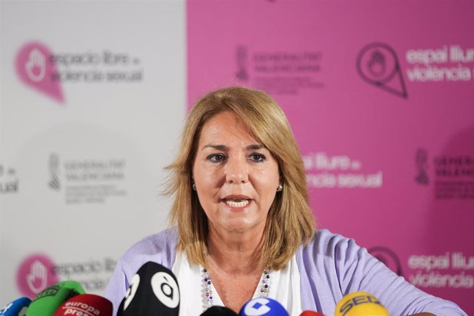 Archivo - La vicepresidenta segunda y consellera de Servicios Sociales, Igualdad y Vivienda, Susana Camarero, en imagen de archivo