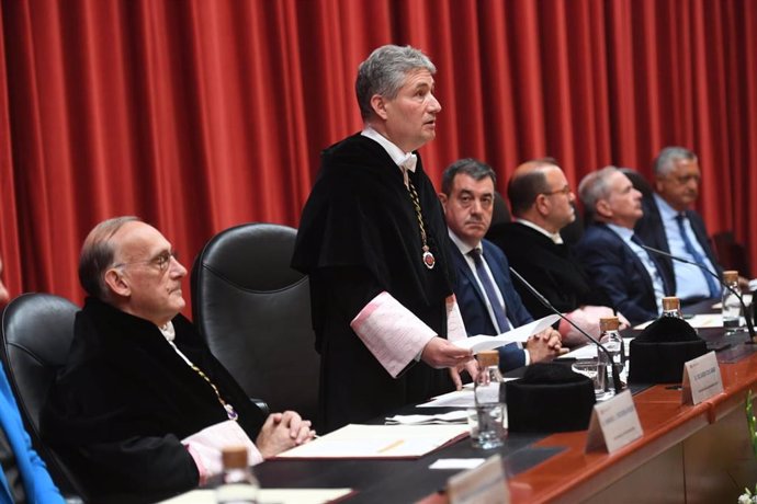 O reitor da Universidade dá Coruña (UDC), Ricardo Cao, na apertura do curso académico no paraninfo coruñés.