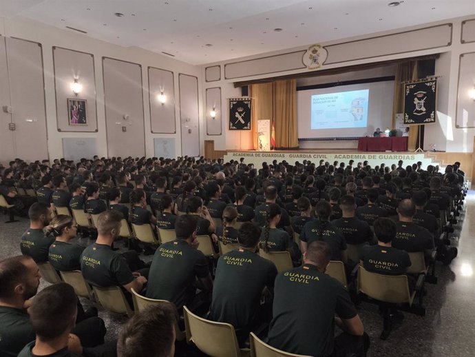 Jornada sobre la donación de médula ósea en la Academia de la Guardia Civil en Baeza.