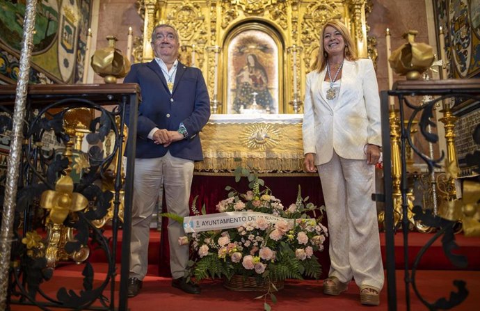 Apertura de la ofrenda floral a la Virgen de la Cinta.