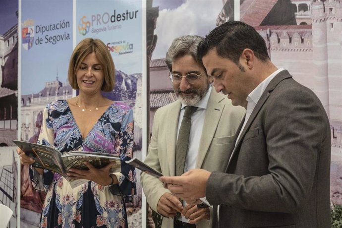 La diputada de Promoción Provincial, Magdalena Rodríguez, el director de Naturcyl, Carlos Sánchez, y el diputado de Turismo, Javier Figueredo.