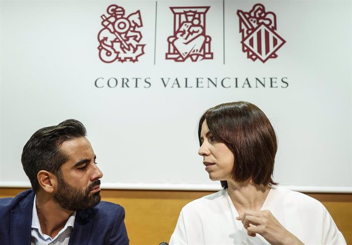 La secretaria general del PSPV-PSOE, Diana Morant, se reúne con el Grupo Socialista en Les Corts Valencianes para analizar el inicio del curso político