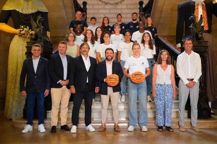 Comienzo de la temporada del torneo de basquet femenino en Palma