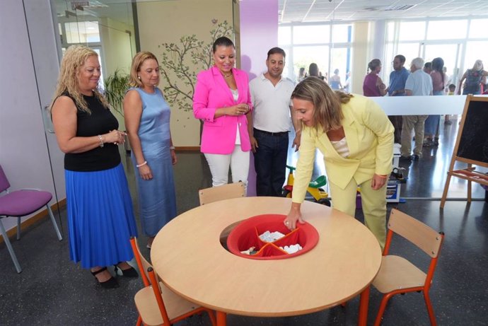 La consejera de Política Social, Familias e Igualdad, Conchita Ruiz, durante la inauguración del centro de atención temprana de Fortuna