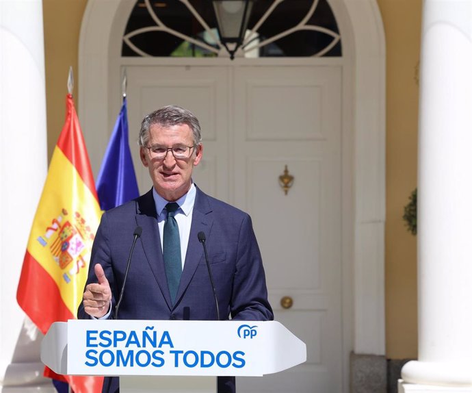 El presidente del PP, Alberto Núñez Feijóo, durante una rueda de prensa posterior a la reunión con los barones del PP, en el Palacio de los Duques de Pastrana, a 6 de septiembre de 2024, en Madrid (España). Durante el encuentro, al que acuden los once pre