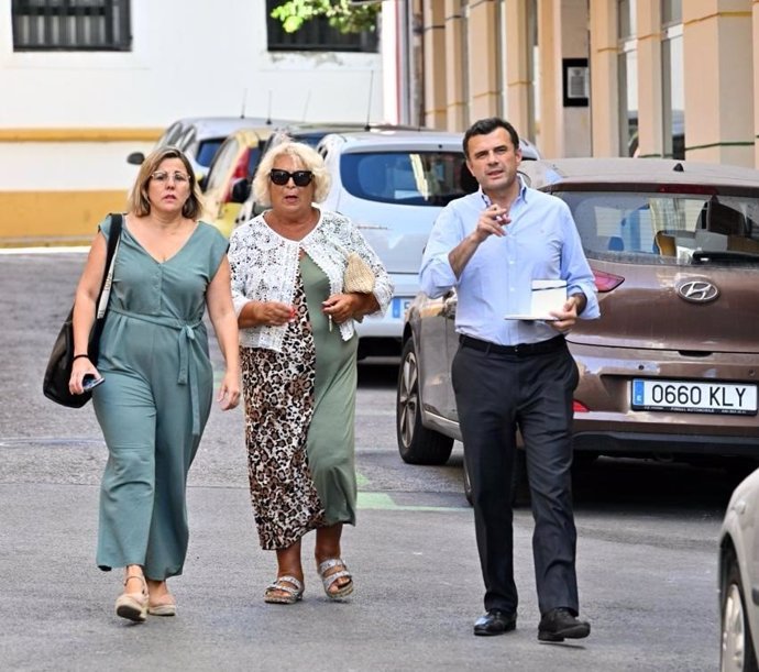 El objetivo de estas acciones es "escuchar de primera mano las necesidades de cada zona y las preocupaciones de los vecinos y vecinas de la ciudad para ofrecerles una solución".