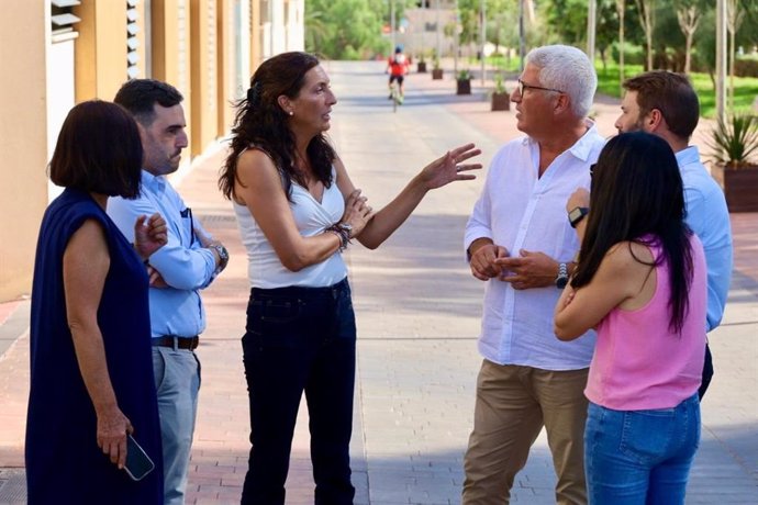 La consejera de Inclusión Social, Juventud, Familias e Igualdad, Loles López, ha visitado el proyecto.