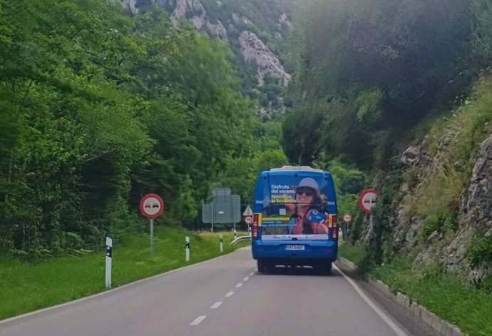 Autobús del operativo de verano en Asturias