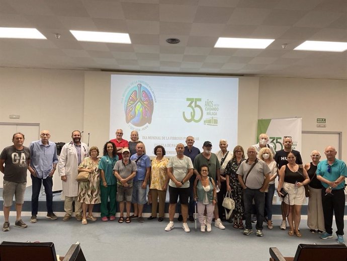 El Hospital Clínico de Málaga celebra una escuela de pacientes con motivo del Día Mundial de la Fibrosis Pulmonar.