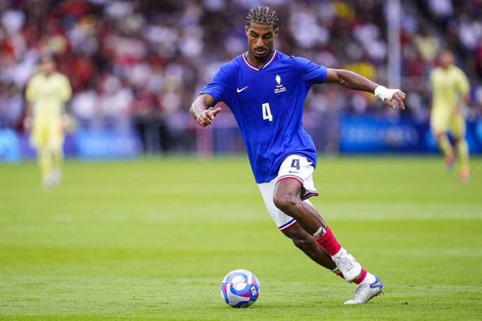 Loic Bade of France in action during Men's Gold Medal Match of the Football between France and Spain on Parc des Princes during the Paris 2024 Olympics Games on August 9, 2024 in Paris, France.