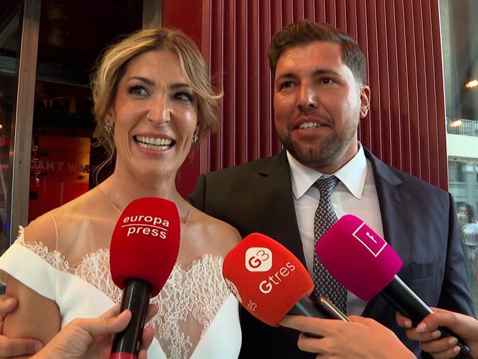 KIKE QUINTANA Y SU MUJER, CRISTINA, TRAS SU BODA EN MADRID