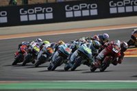 Piqueras arrasa tras una doble 'long lap' en Moto3; Ogura vence ante Canet en Moto2