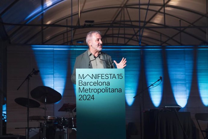 El alcalde de Barcelona, Jaume Collboni, interviene en un acto inaugural de la bienal nómada europea Manifesta 15 Barcelnoa Metropolitana, en Sant Adrià de Besòs (Barcelona)