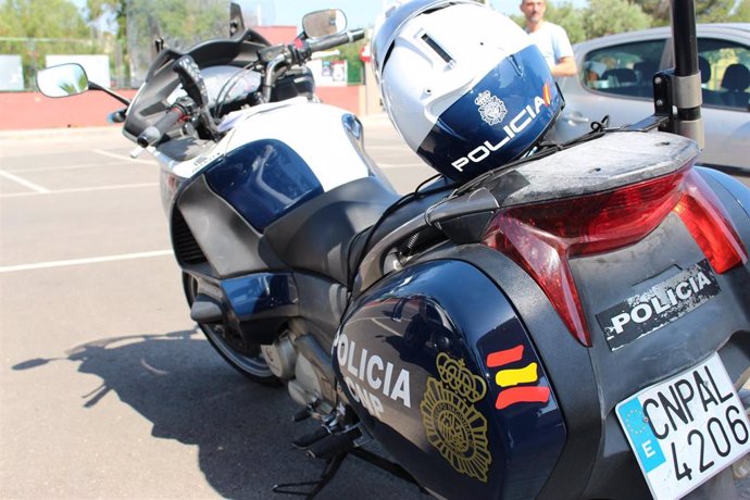 Archivo - Moto de la Policía Nacional.