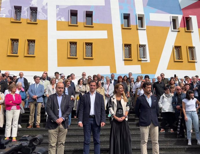 El Lehendakari, Imanol Pradales, en la celebración del Día de la Diáspora en Oñati.