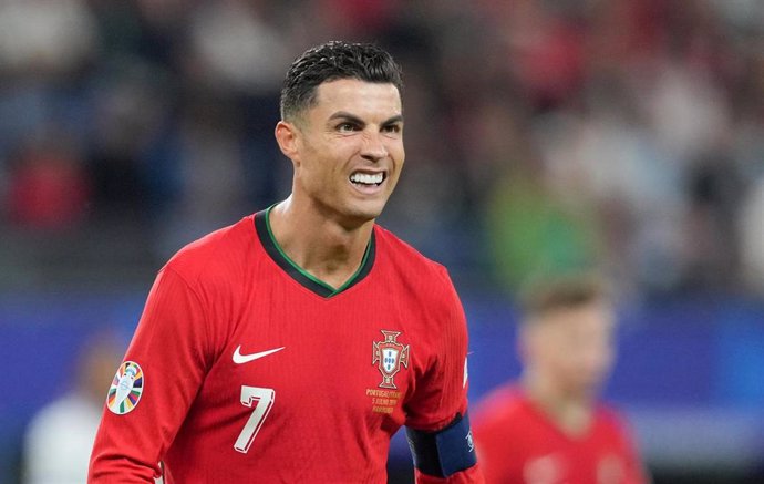 Archivo - 05 July 2024, Hamburg: Portugal's Cristiano Ronaldo reacts on the pitch during the UEFA EURO 2024 quarter-final soccer match between Portugal and France at the Volksparkstadion Hamburg. Photo: Sören Stache/dpa