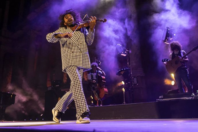 El violinista Ara Malikian, durante un concierto en el Teatro Romano de Mérida.