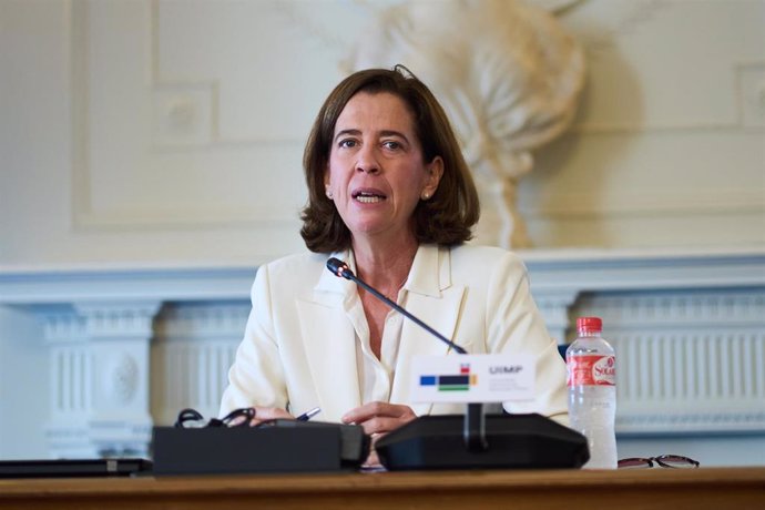 Archivo - La Presidenta de la Asociación Española de Banca (AEB), Alejandra Kindelán, interviene durante la cuarta jornada de los Cursos de Verano de 2024 de la UIMP, en el Palacio de la Magdalena, a 20 de junio de 2024, en Santander, Cantabria (España). 