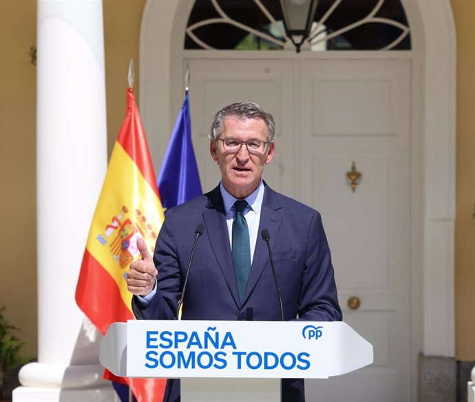 El presidente del PP, Alberto Núñez Feijóo, durante una rueda de prensa posterior a la reunión con los barones del PP, en el Palacio de los Duques de Pastrana, a 6 de septiembre de 2024, en Madrid (España). Durante el encuentro, al que acuden los once pre