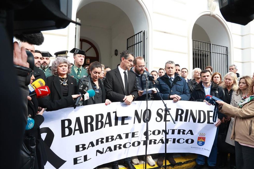 Archivo - El consejero de Presidencia, Interior, de la Junta de Andalucía, Antonio Sanz, participa en la concentración de Barbate por la muerte de dos agentes de la Guardia Civil. A 10 de febrero de 2024, en Barbate, Cádiz
