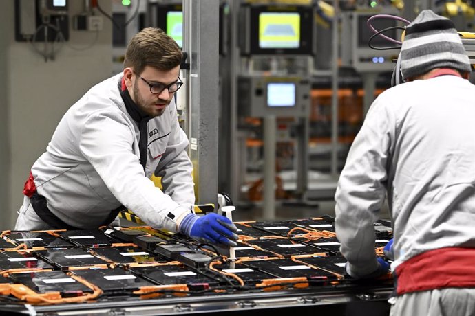 Archivo - at a press moment for the start of production of the Q8 e-tron and Q8 Sportback e-tron at the Brussels plant, Wednesday 14 December 2022. The new Audi Q8 e-tron continues the success story of the pioneer Audi e-tron under a new name. Like its pr