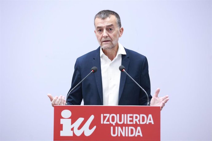 El coordinador federal de Izquierda Unida, Antonio Maíllo, durante la rueda de prensa. A 09 de septiembre de 2024, en Sevilla (Andalucía, España). 