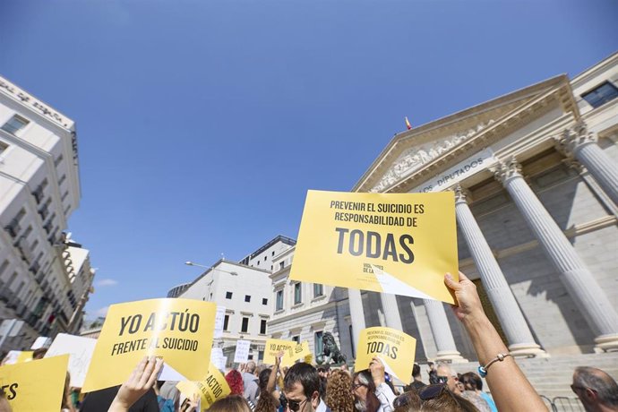 Archivo - Imagen de archivo de una manifiestación sobre la prevención del suicidio.