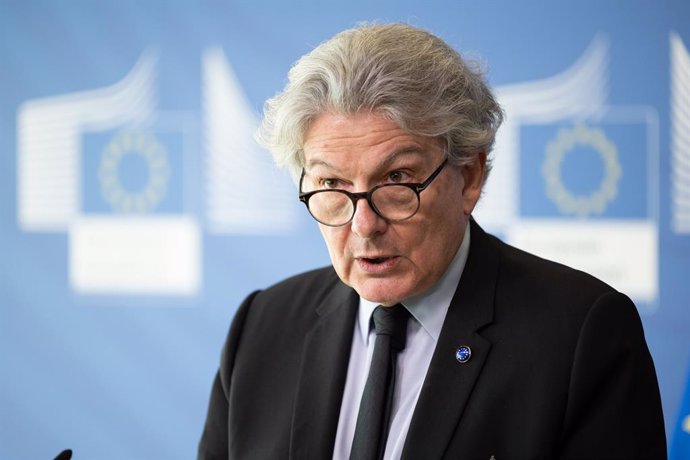 Archivo - FILED - 15 June 2023, Belgium, Brussels: EU Internal Market Commissioner Thierry Breton Thierry Breton speaks during a press conference in Brussels. Photo: Christophe Licoppe/European Commission/dpa - ATTENTION: editorial use only and only if th