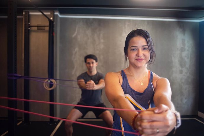 Distrito Estudio aconseja reforzar abdominales y lumbares para prevenir lesiones tras el verano.