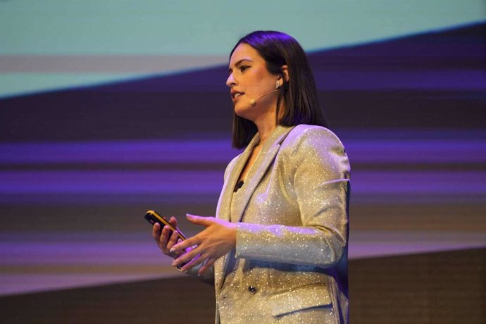 Ana Ivars, una de las mejores conferencistas internacionales de habla hispana