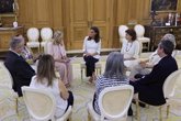 Foto: La Reina Letizia recibe en audiencia a representantes de la Asociación Española de Esclerosis Lateral Amiotrófica