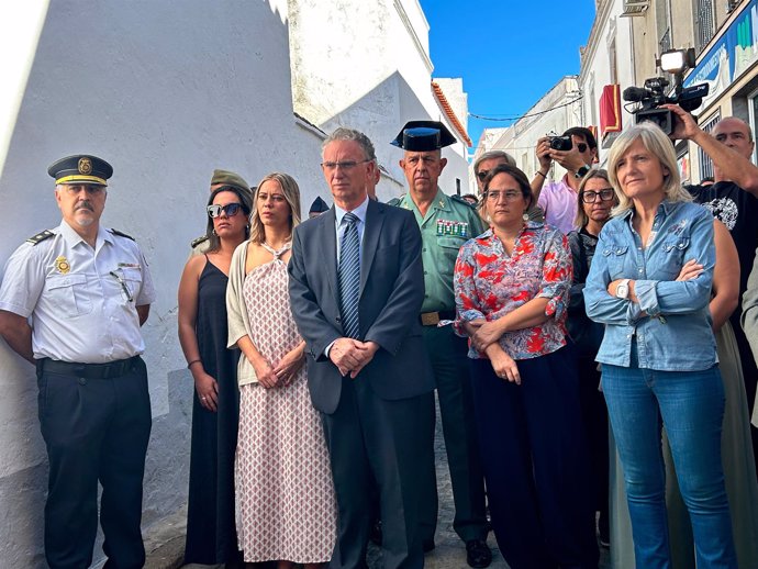 Autoridades en la inauguración en Barcarrota de la exposición itinerante 'El legado español en los Estados Unidos de América'