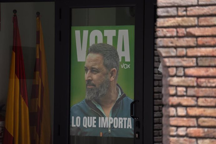 Archivo - Carteles electorales de Vox para las elecciones generales del 23 de julio, a 12 de julio de 2023, en Barcelona, Catalunya (España).