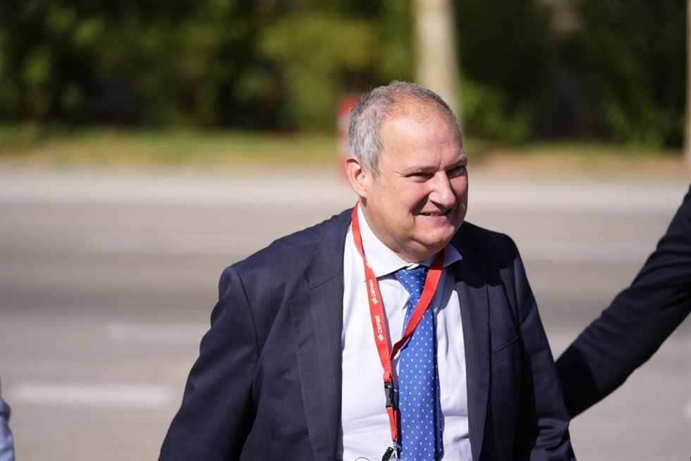 El ministro de Industria y Turismo, Jordi Hereu, momentos antes de la visita a las instalaciones de Cepsa. A 06 de septiembre de 2024, en San Roque, Cádiz (Andalucía, España)
