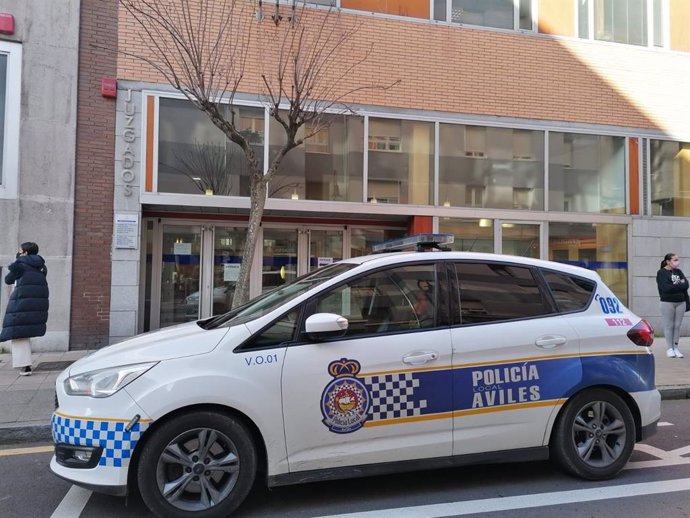 Archivo - Coche de la Policía Local de Avilés.