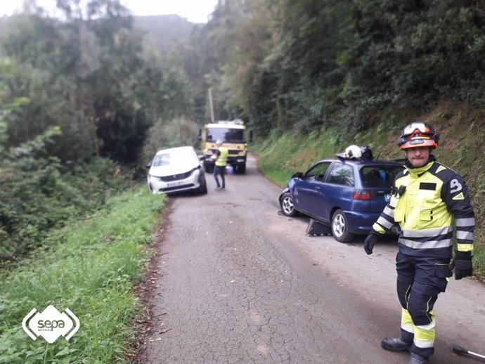 Accidente de tráfico  en Brañela, Tapia de Casariego.