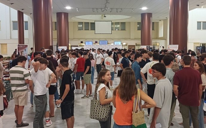 Inicio de curso en la Escuela Superior de Ingeniería de la Universidad de Sevilla.