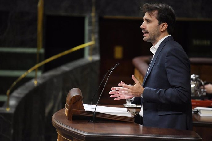 Archivo - El portavoz de Podemos Javier Sánchez Serna, durante una sesión plenaria extraordinaria, en el Congreso de los Diputados, a 23 de julio de 2024, en Madrid (España). 