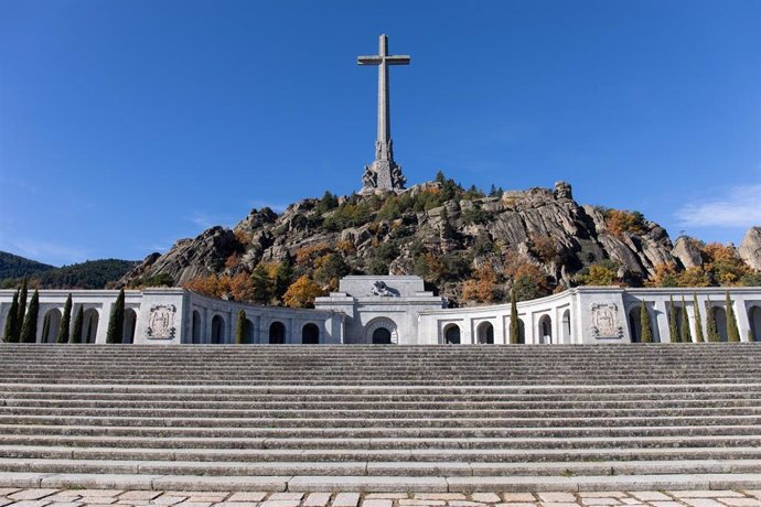 Archivo - El complejo monumental del Valle de los Caídos, a 17 de noviembre de 2021, en San Lorenzo de El Escorial, Madrid (España). 