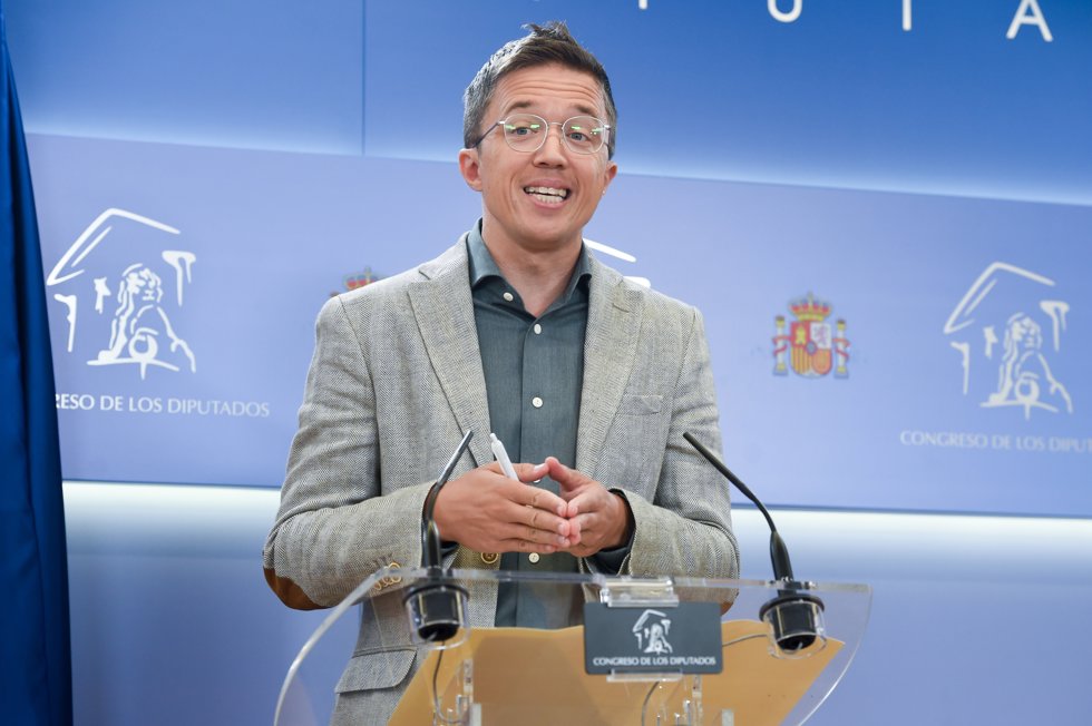 El diputado de Sumar, Iñigo Errejón, durante una rueda de prensa posterior a la Junta de Portavoces, en el Congreso de los Diputados, a 10 de septiembre de 2024, en Madrid (España).