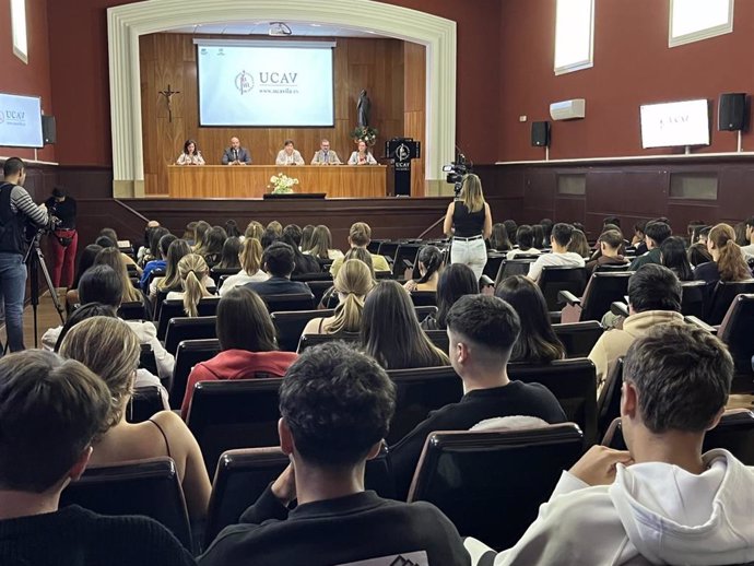 La Universidad Católica de Ávila arranca un curso nuevo con un diez por ciento más de alumnos matriculados.