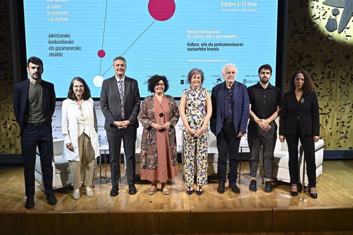 Presentación del programa 'Encuentros de Pamplona-Iruñeko Topaketak 2024'.