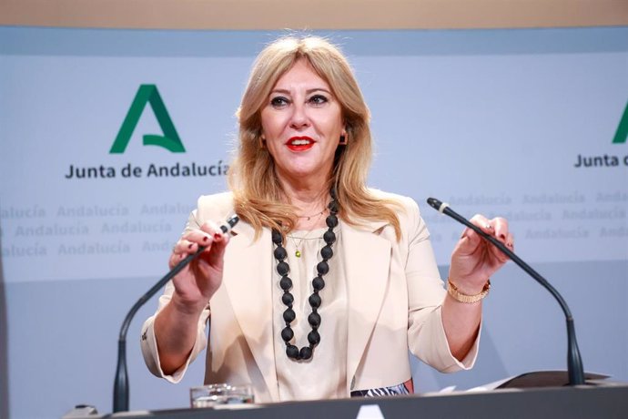 La consejera de Economía, Hacienda y Fondos Europeos y portavoz del Gobierno, Carolina España, comparece en la rueda de prensa posterior al Consejo de Gobierno de Andalucía. A 10 de septiembre de 2024, en Sevilla (Andalucía, España). El Consejo de Gobiern