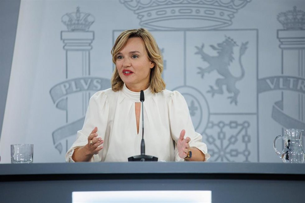 La ministra de Educación, Pilar Alegría, durante una rueda de prensa posterior a la reunión del Consejo de Ministros, en el Palacio de La Moncloa, a 10 de septiembre de 2024, en Madrid (España). El Consejo de Ministros ha aprobado por segunda vez este m
