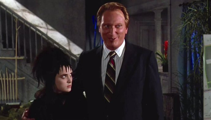 Beetlejuice 2: El terrible motivo por el que Jeffrey Jones (Charles Deetz) no está en Bitelchús Bitelchús