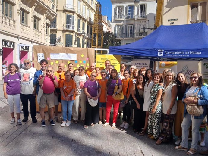 El acto ha contado con la participación de las entidades que integran la Agrupación de Desarrollo de Prevención de Suicidios, junto con instituciones como la Junta, la Diputación, el Ayuntamiento y la Universidad.